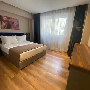 Hotel The Royals ***